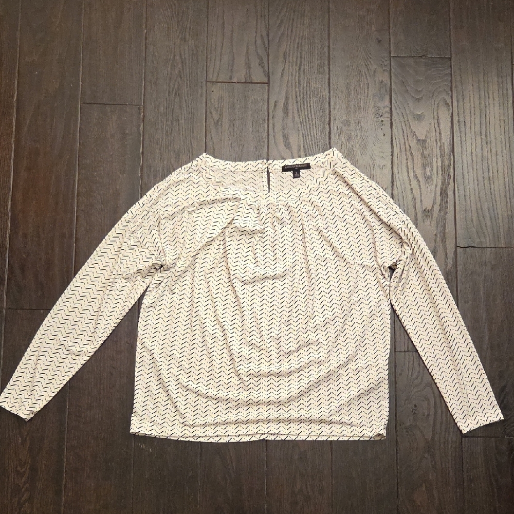 Banana Republic White and Black Chevron Blouse
